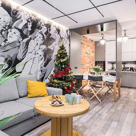 Maya'S Flats & Resorts 24 - Hollywood غدانسك المظهر الخارجي الصورة